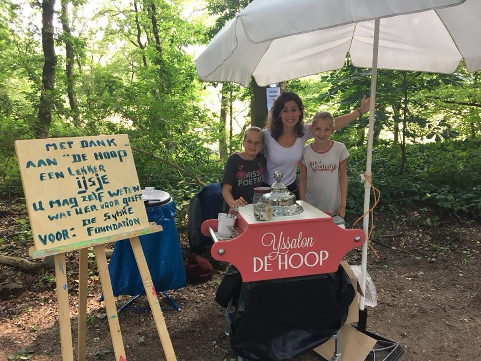 Sytske's Mom Noor and her friends  walked and collected € 2.700. THANK YOU!